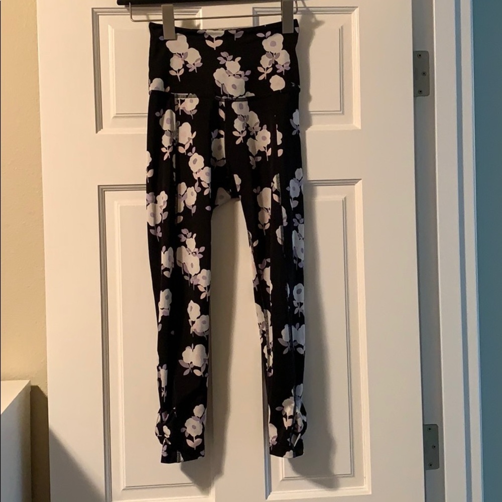 Kate Spade x Beyond Yoga leggings